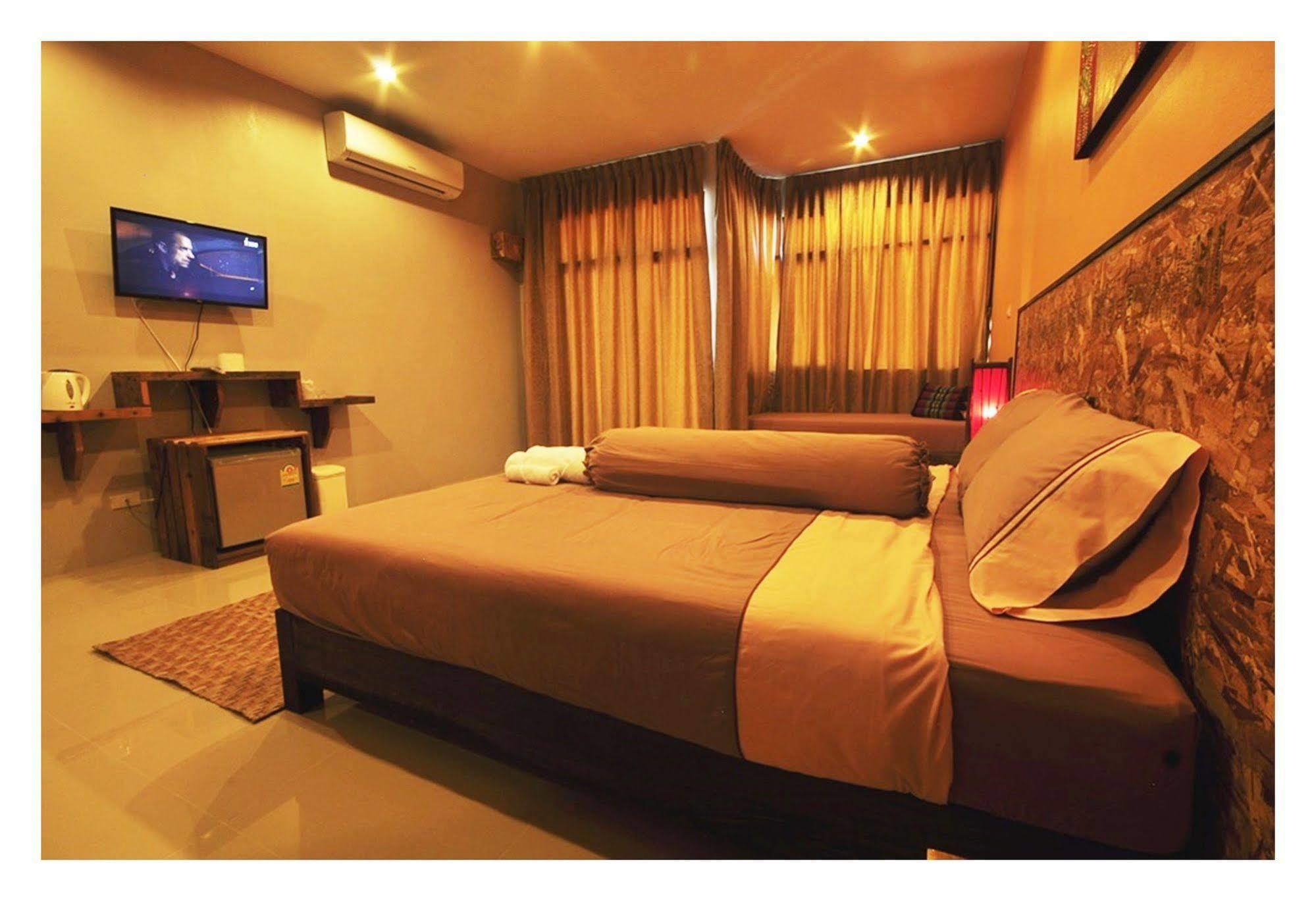 The Bedroom Nai Harn Beach Exterior photo